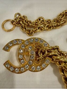 CHANEL 3 Chain . Crystal CC Logo Belt Signage Piece From1980-1994 Made In France